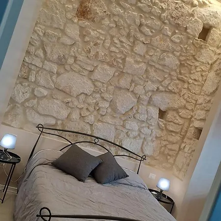 Black & White Appartments Апартаменты Сиракузы