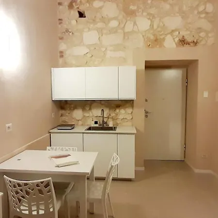 Black & White Appartments Сиракузы